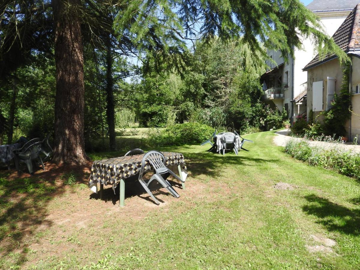 Bed and Breakfast Le Moulin De Saussaye Crouzilles Zewnętrze zdjęcie