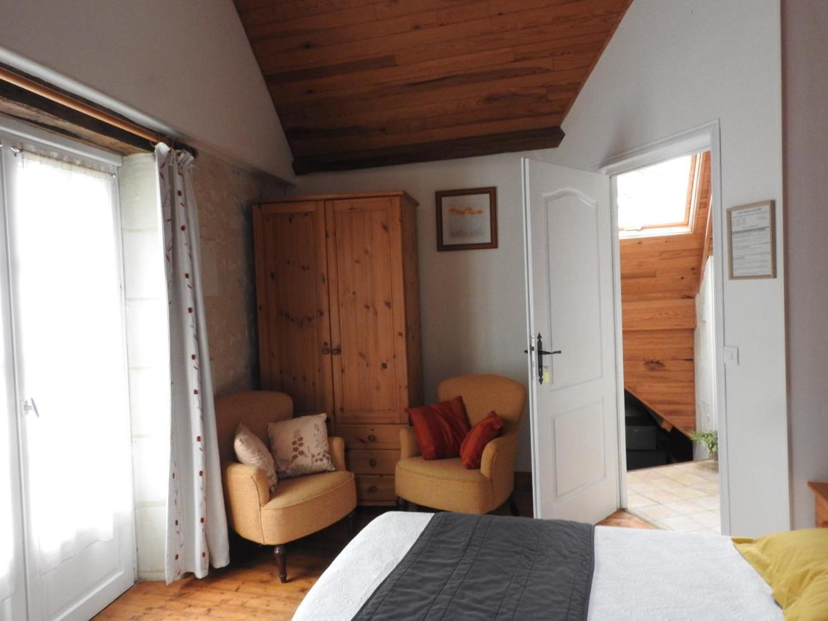 Bed and Breakfast Le Moulin De Saussaye Crouzilles Zewnętrze zdjęcie