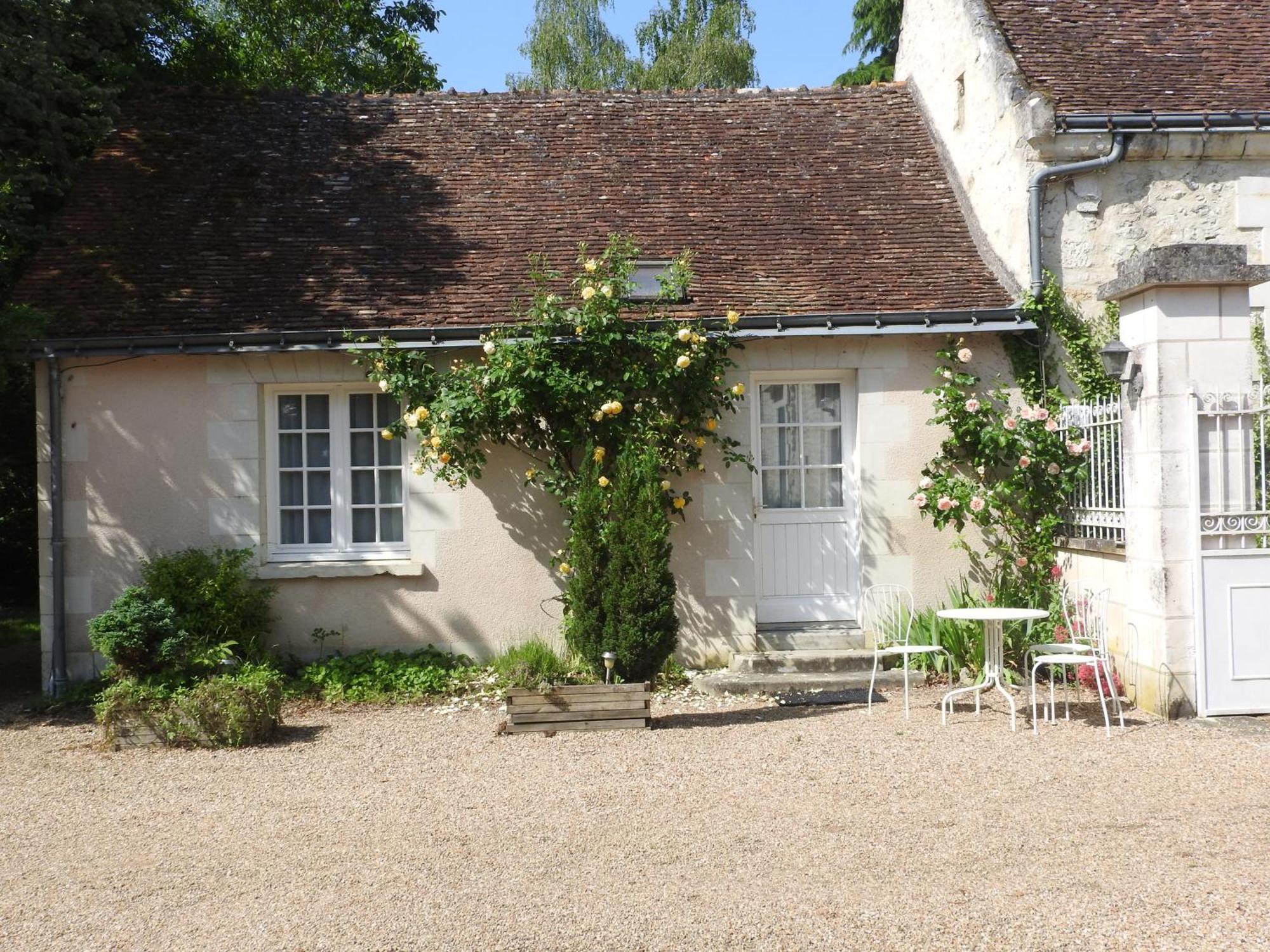 Bed and Breakfast Le Moulin De Saussaye Crouzilles Zewnętrze zdjęcie